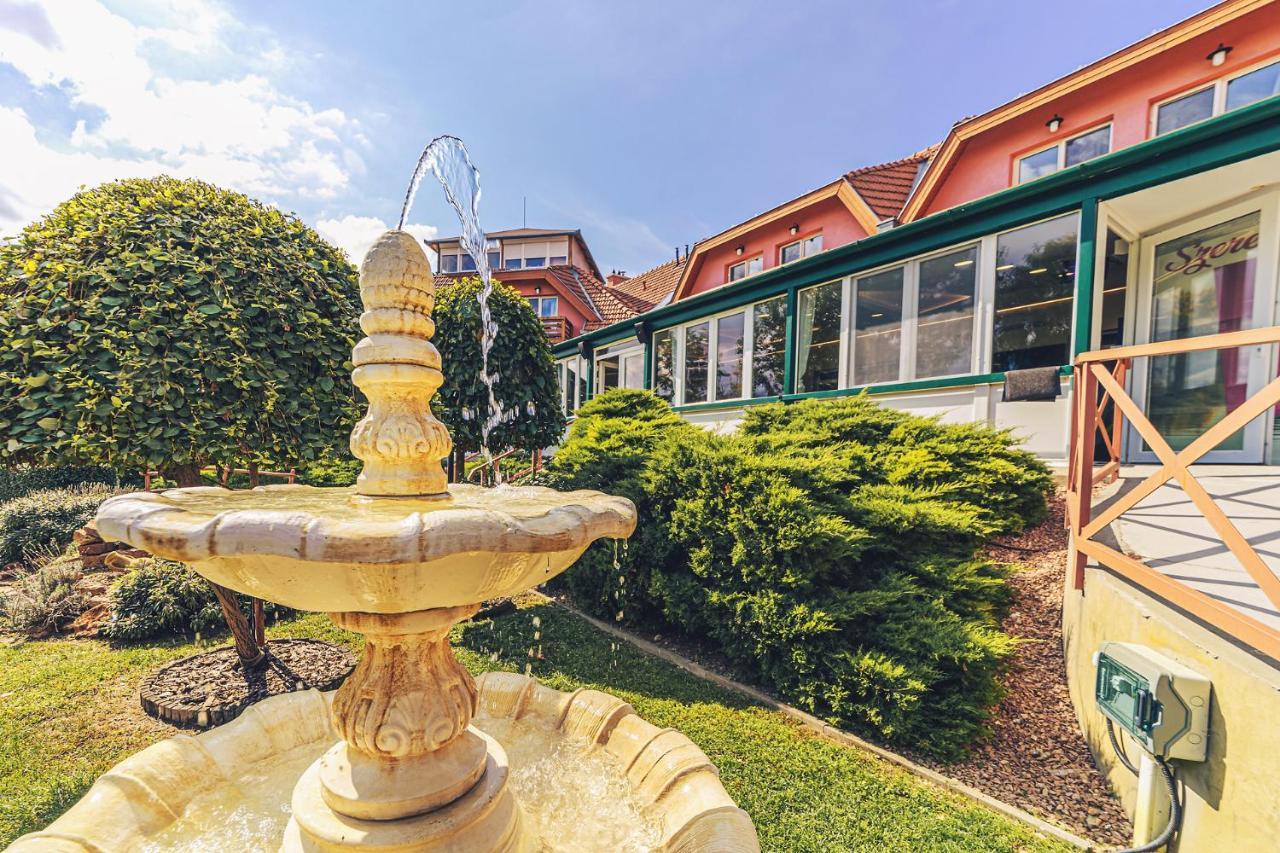 Martoni Resort & Restaurant Szigetszentmárton المظهر الخارجي الصورة