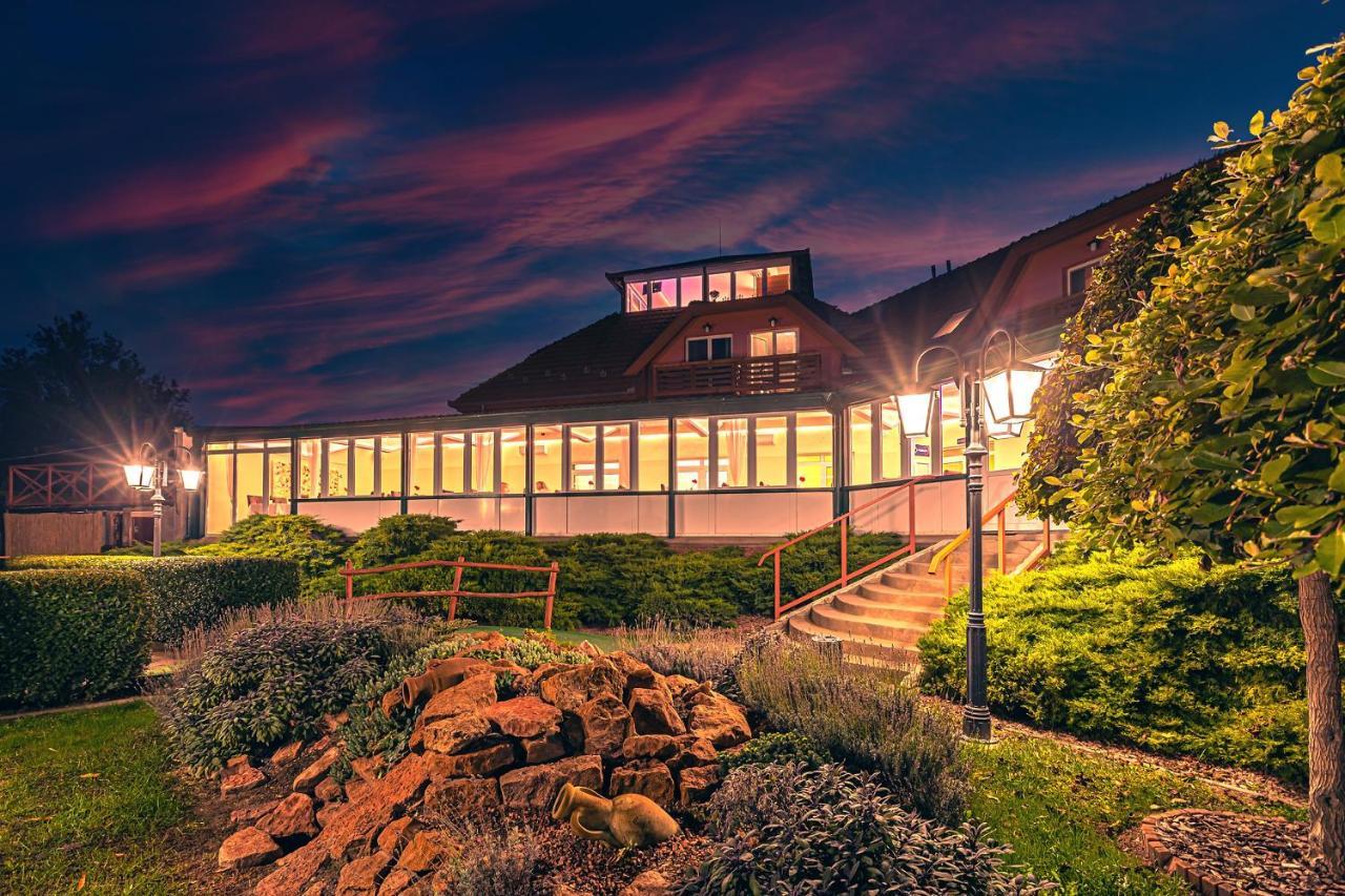 Martoni Resort & Restaurant Szigetszentmárton المظهر الخارجي الصورة